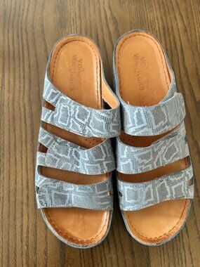 Women's Volks Walkers Wedge Strappy Hook Loop Sandals Size EU 40- 9 US